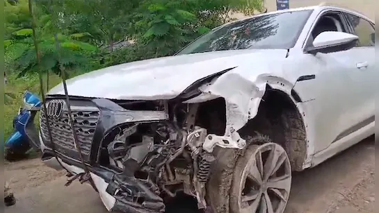 Maharashtra-Audicaraccident